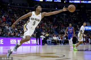 一位曾经在 一位曾经在