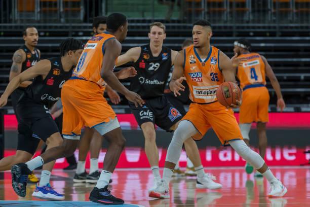 连扳三局！孙颖莎3-1击败汉娜-高达 成功晋级女单32强