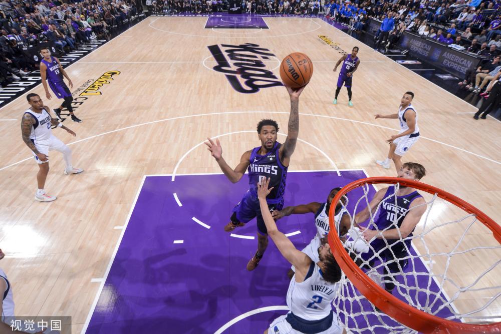 格林家庭五虎成形，赛场激情与家庭责任并重，助力勇士争冠。